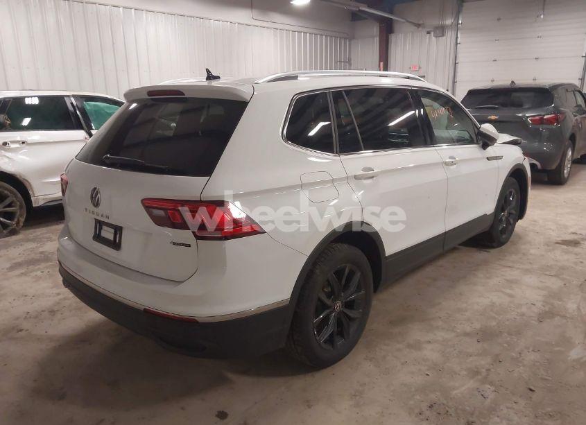 Photo 4 of 2024 Volkswagen Tiguan 2.0T SE/2.0T WOLFSBURG EDITION (VIN 3VVMB7AX6RM135219)