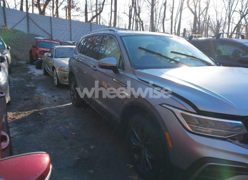 Photo 14 of 2023 Volkswagen Tiguan 2.0T SE (VIN 3VVMB7AX7PM017807)