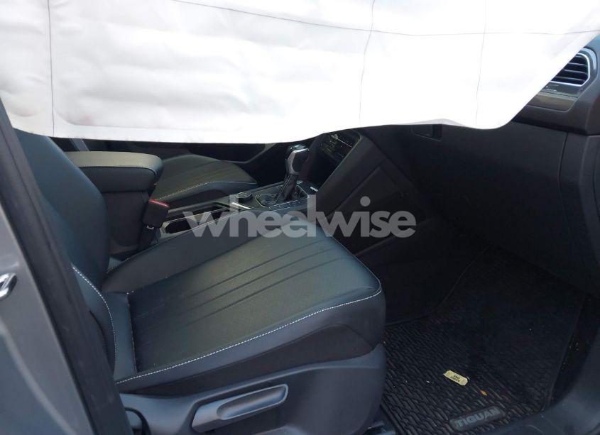 Photo 5 of 2023 Volkswagen Tiguan 2.0T SE (VIN 3VVMB7AX7PM017807)