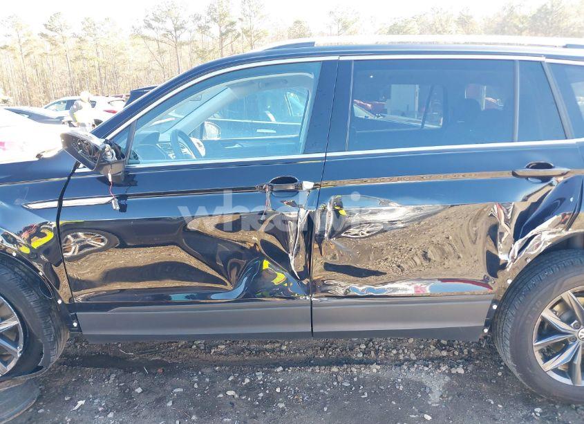 Photo 14 of 2023 Volkswagen Tiguan 2.0T SE (VIN 3VVMB7AX7PM032629)