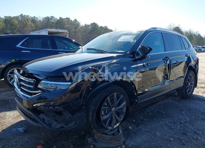 Photo 6 of 2023 Volkswagen Tiguan 2.0T SE (VIN 3VVMB7AX7PM032629)