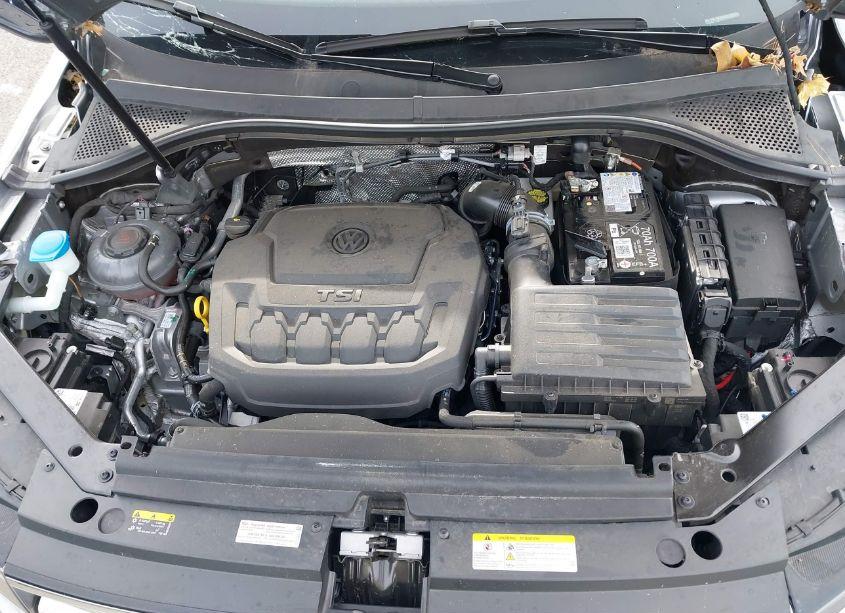 Photo 10 of 2024 Volkswagen Tiguan 2.0T SE/WOLFSBURG EDITION (VIN 3VVMB7AX8RM034392)