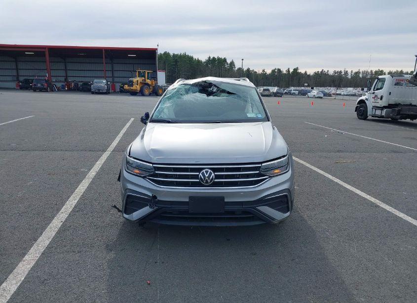 Photo 11 of 2024 Volkswagen Tiguan 2.0T SE/WOLFSBURG EDITION (VIN 3VVMB7AX8RM034392)