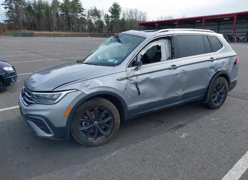 Photo 2 of 2024 Volkswagen Tiguan 2.0T SE/WOLFSBURG EDITION (VIN 3VVMB7AX8RM034392)