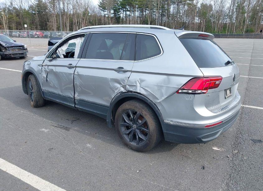 Photo 3 of 2024 Volkswagen Tiguan 2.0T SE/WOLFSBURG EDITION (VIN 3VVMB7AX8RM034392)