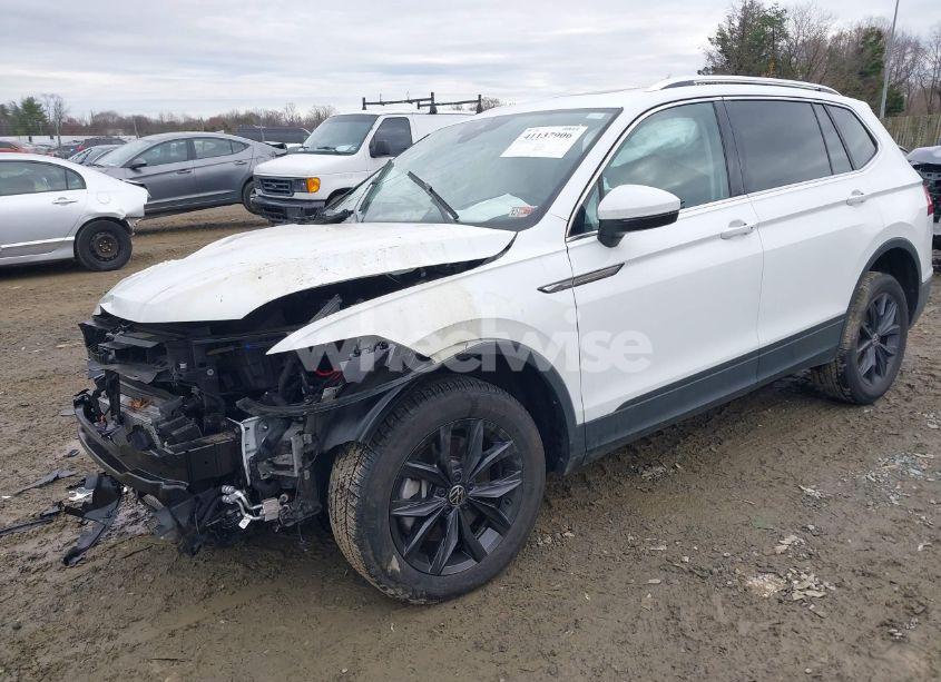 Photo 2 of 2024 Volkswagen Tiguan 2.0T SE/WOLFSBURG EDITION (VIN 3VVMB7AX8RM049460)