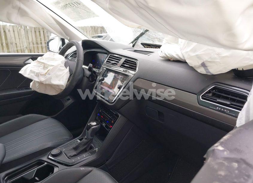 Photo 5 of 2024 Volkswagen Tiguan 2.0T SE/WOLFSBURG EDITION (VIN 3VVMB7AX8RM049460)