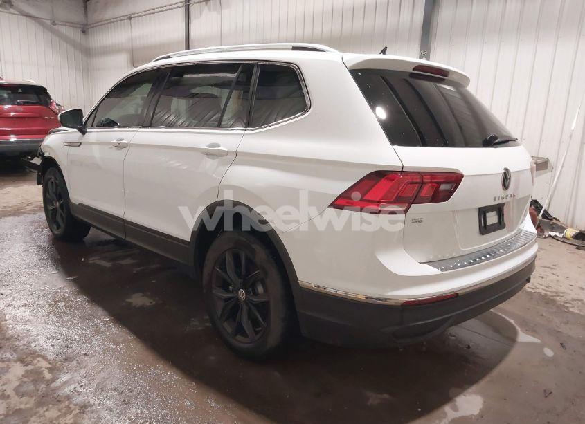 Photo 3 of 2024 Volkswagen Tiguan 2.0T SE/WOLFSBURG EDITION (VIN 3VVMB7AX9RM108094)