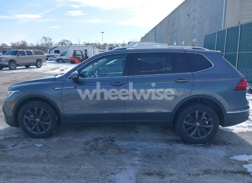 Photo 14 of 2023 Volkswagen Tiguan 2.0T SE (VIN 3VVMB7AXXPM008258)