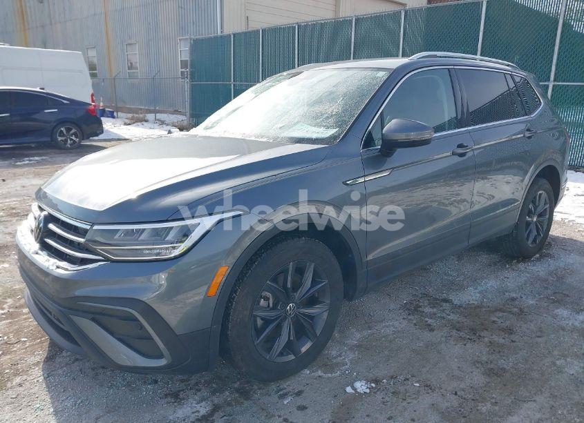 Photo 2 of 2023 Volkswagen Tiguan 2.0T SE (VIN 3VVMB7AXXPM008258)