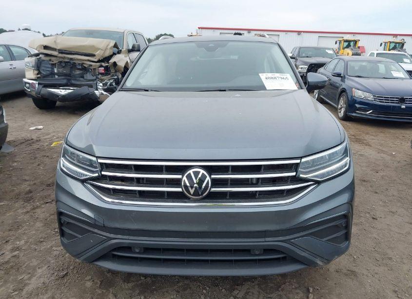 Photo 12 of 2024 Volkswagen Tiguan 2.0T SE/WOLFSBURG EDITION (VIN 3VVMB7AXXRM067202)