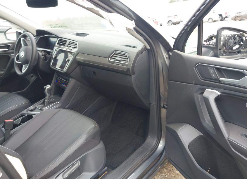 Photo 5 of 2024 Volkswagen Tiguan 2.0T SE/WOLFSBURG EDITION (VIN 3VVMB7AXXRM067202)