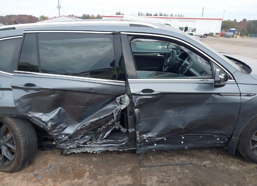 Photo 6 of 2024 Volkswagen Tiguan 2.0T SE/WOLFSBURG EDITION (VIN 3VVMB7AXXRM067202)