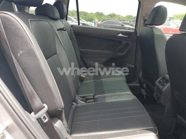 Photo 3 of 2024 VOLKSWAGEN TIGUAN SE (VIN 3VVMB7AXXRM074795)