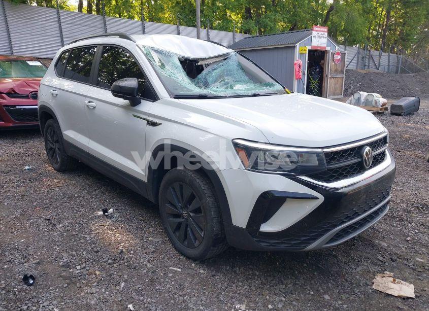 2022 Volkswagen Taos 1.5T S (VIN 3VVMX7B21NM055390) main photo