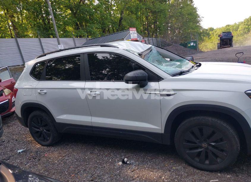 Photo 13 of 2022 Volkswagen Taos 1.5T S (VIN 3VVMX7B21NM055390)