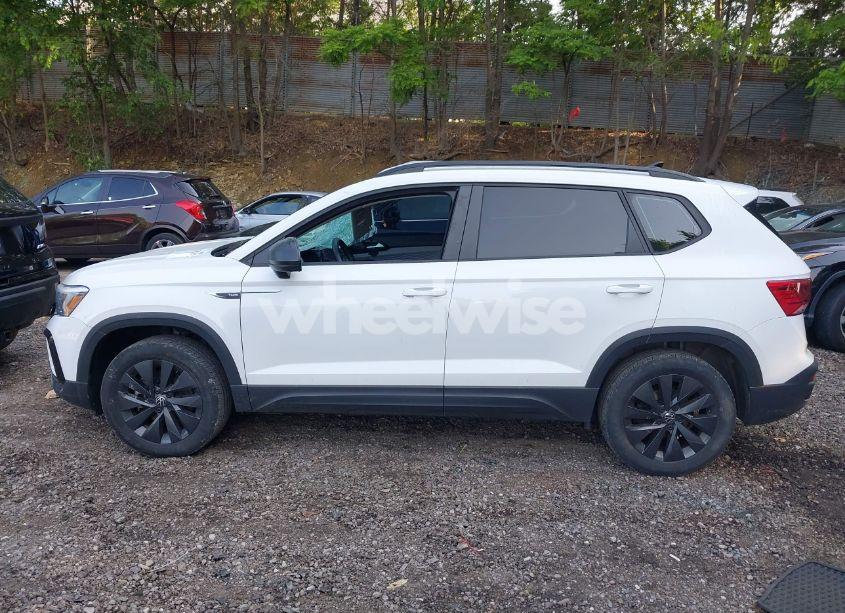 Photo 14 of 2022 Volkswagen Taos 1.5T S (VIN 3VVMX7B21NM055390)