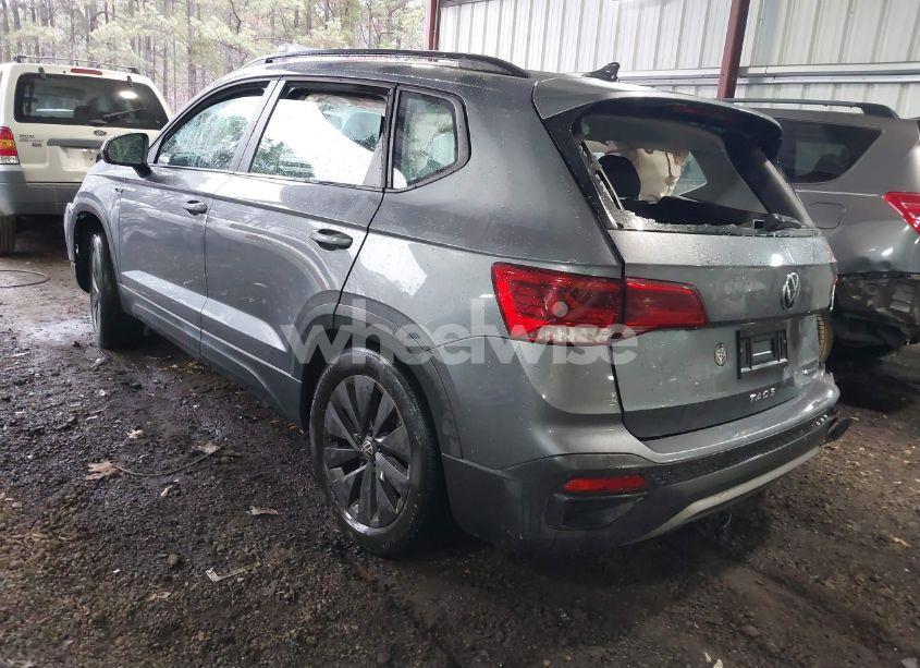 Photo 3 of 2022 Volkswagen Taos 1.5T S (VIN 3VVMX7B25NM025809)