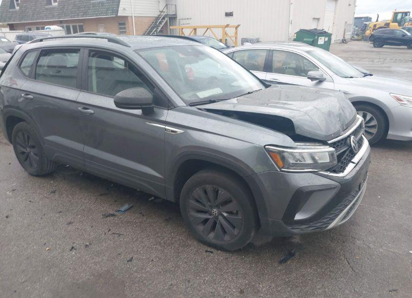 2022 Volkswagen Taos 1.5T S (VIN 3VVMX7B26NM032770) main photo