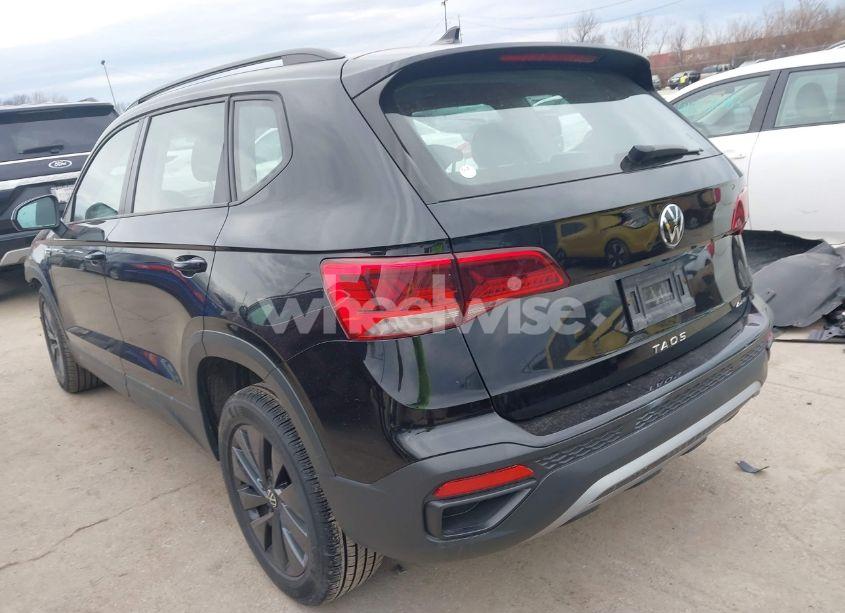 Photo 3 of 2022 Volkswagen Taos 1.5T S (VIN 3VVMX7B2XNM038376)