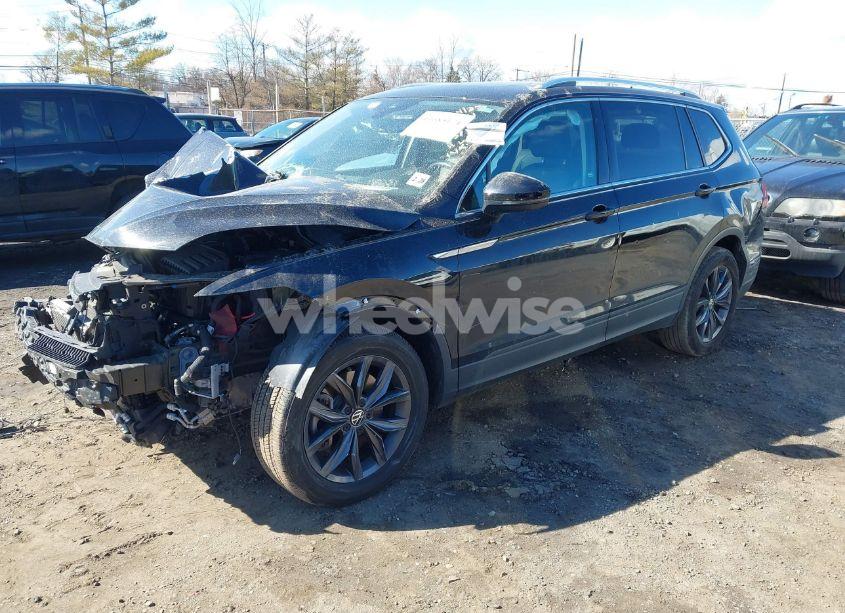 Photo 2 of 2023 Volkswagen Tiguan 2.0T SE (VIN 3VVNB7AX1PM040486)