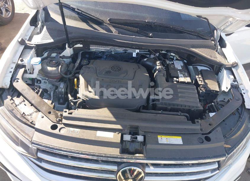 Photo 10 of 2024 Volkswagen Tiguan (VIN 3VVNB7AX2RM088873)