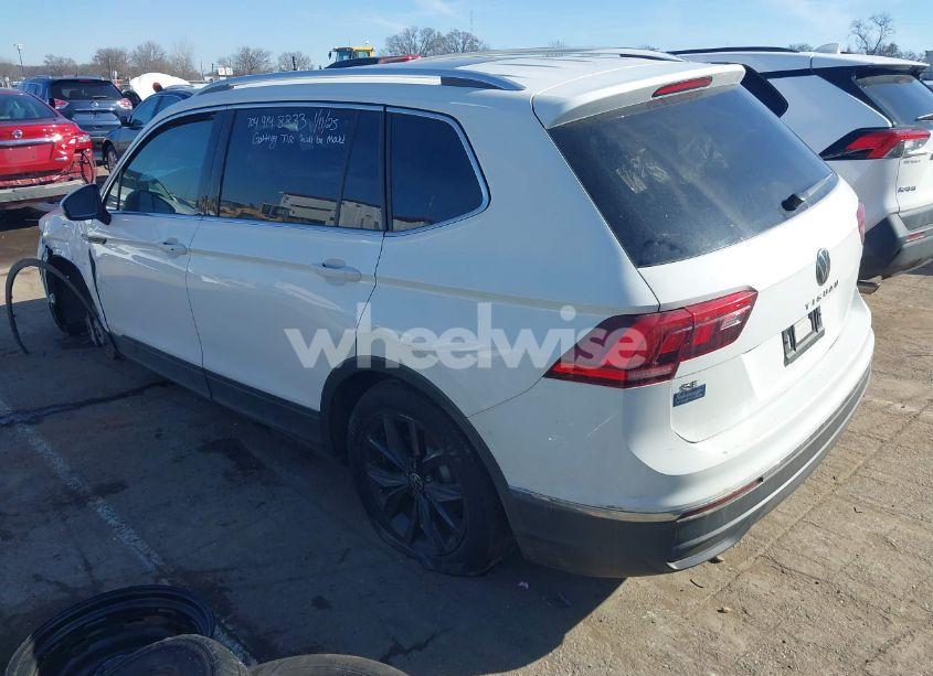 Photo 3 of 2024 Volkswagen Tiguan (VIN 3VVNB7AX2RM088873)