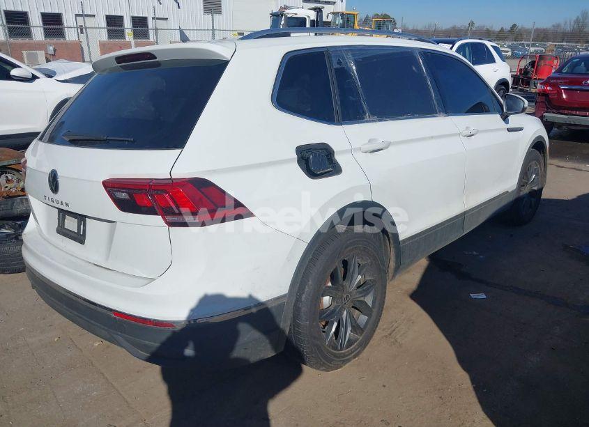 Photo 4 of 2024 Volkswagen Tiguan (VIN 3VVNB7AX2RM088873)