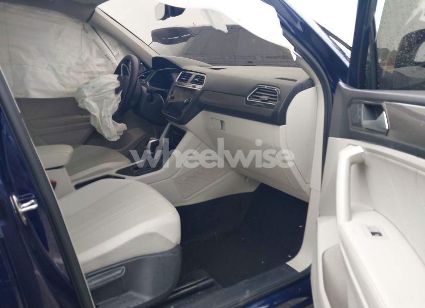 Photo 5 of 2023 Volkswagen Tiguan 2.0T SE (VIN 3VVNB7AX3PM100137)