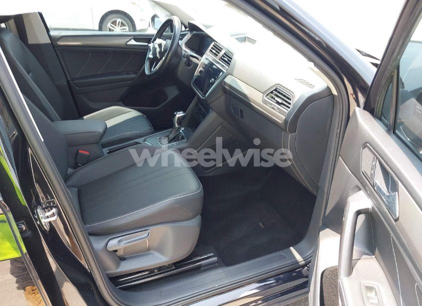 Photo 5 of 2023 Volkswagen Tiguan 2.0T SE (VIN 3VVNB7AX5PM017938)