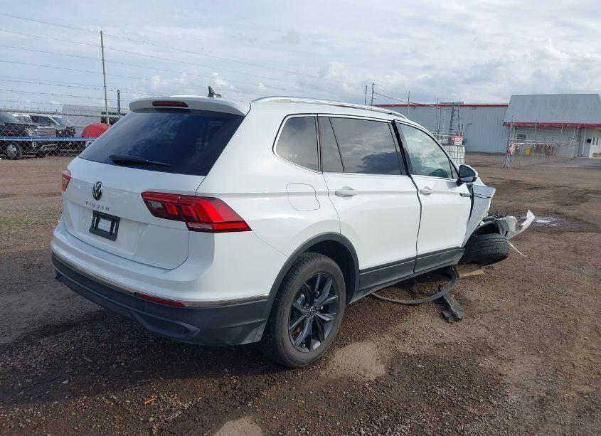 Photo 4 of 2024 Volkswagen Tiguan 2.0T SE/WOLFSBURG EDITION (VIN 3VVNB7AX5RM127388)