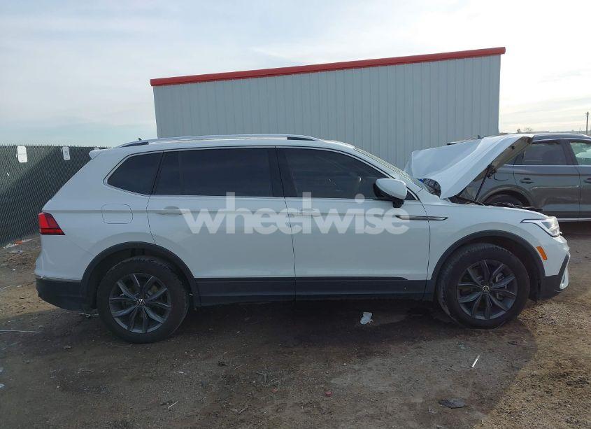 Photo 13 of 2024 Volkswagen Tiguan 2.0T SE/WOLFSBURG EDITION (VIN 3VVNB7AX6RM003078)
