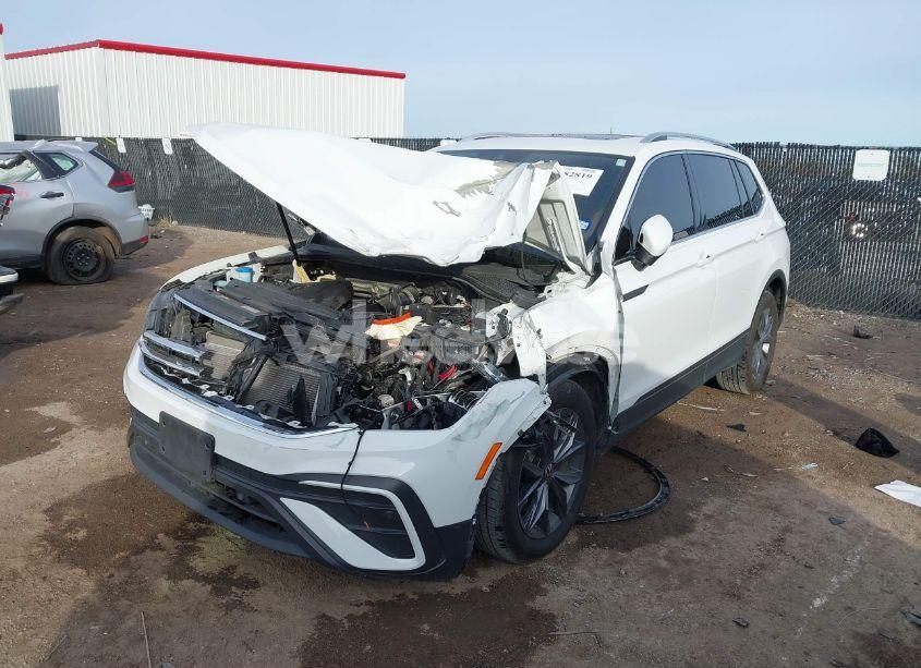 Photo 2 of 2024 Volkswagen Tiguan 2.0T SE/WOLFSBURG EDITION (VIN 3VVNB7AX6RM003078)