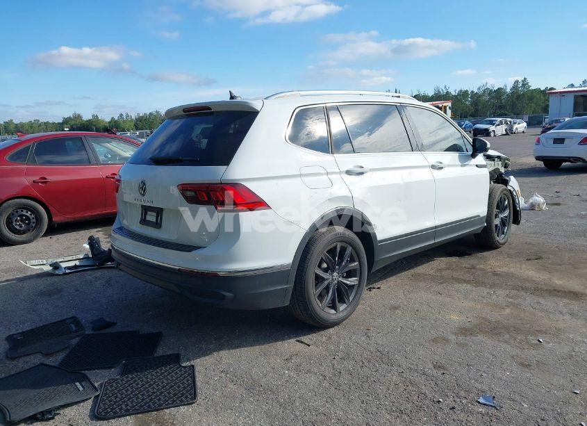 Photo 4 of 2024 Volkswagen Tiguan 2.0T SE/WOLFSBURG EDITION (VIN 3VVNB7AX6RM080436)