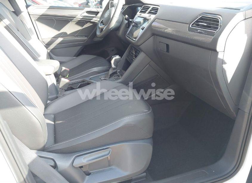 Photo 5 of 2024 Volkswagen Tiguan 2.0T SE/WOLFSBURG EDITION (VIN 3VVNB7AX6RM080436)