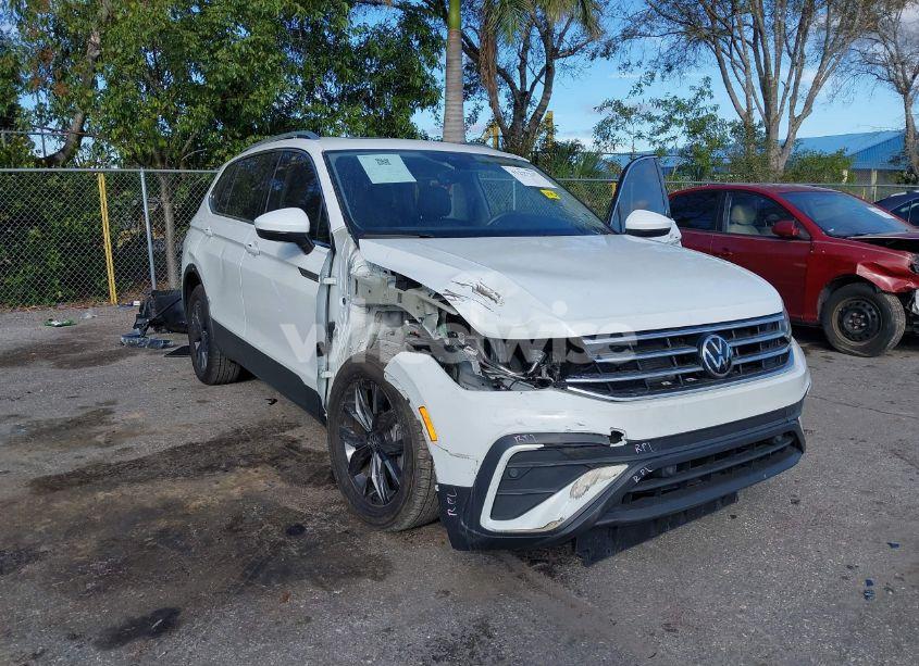 Photo 6 of 2024 Volkswagen Tiguan 2.0T SE/WOLFSBURG EDITION (VIN 3VVNB7AX6RM080436)