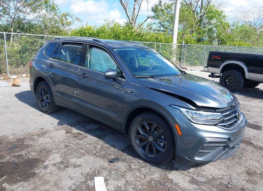 2024 Volkswagen Tiguan 2.0T SE/WOLFSBURG EDITION (VIN 3VVNB7AX6RM200588) main photo