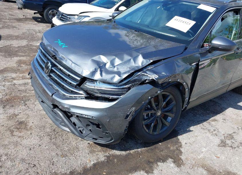 Photo 6 of 2024 Volkswagen Tiguan 2.0T SE/WOLFSBURG EDITION (VIN 3VVNB7AX6RM200588)