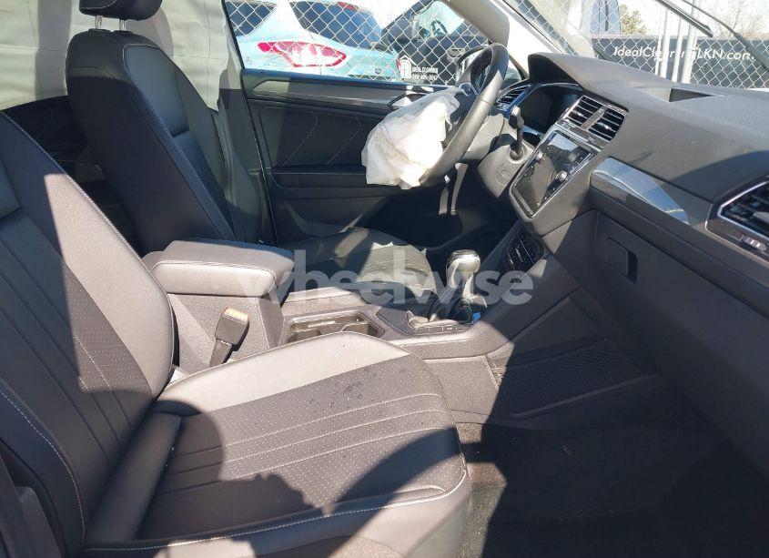 Photo 5 of 2023 Volkswagen Tiguan 2.0T SE (VIN 3VVNB7AX8PM028383)