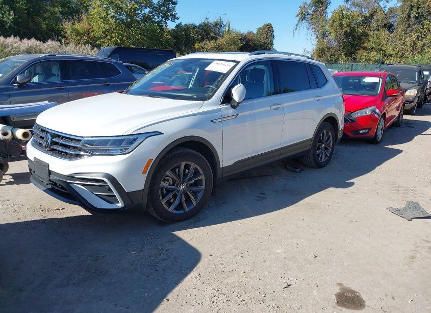 Photo 2 of 2023 Volkswagen Tiguan 2.0T SE (VIN 3VVNB7AX8PM097249)