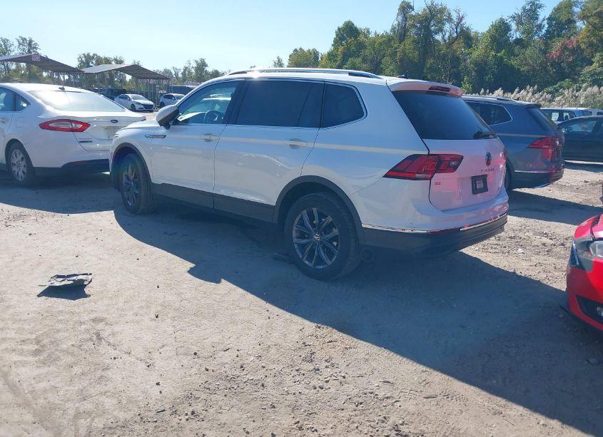 Photo 3 of 2023 Volkswagen Tiguan 2.0T SE (VIN 3VVNB7AX8PM097249)