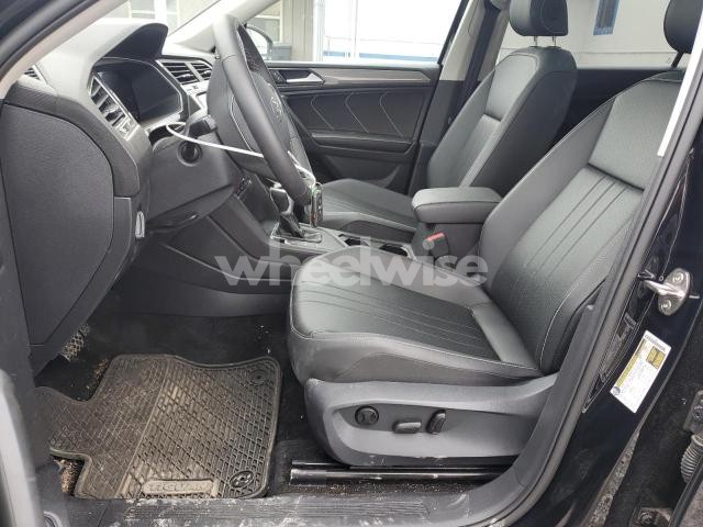 Photo 10 of 2024 VOLKSWAGEN TIGUAN SE (VIN 3VVNB7AX8RM032615)