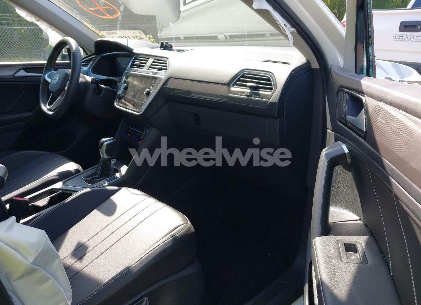 Photo 5 of 2023 Volkswagen Tiguan 2.0T SE (VIN 3VVNB7AX9PM121316)