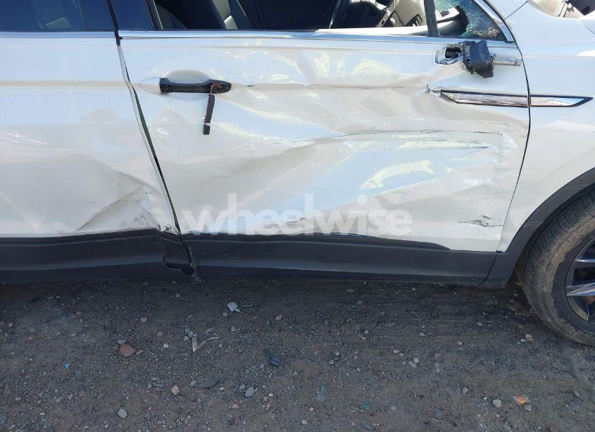 Photo 6 of 2023 Volkswagen Tiguan 2.0T SE (VIN 3VVNB7AX9PM121316)