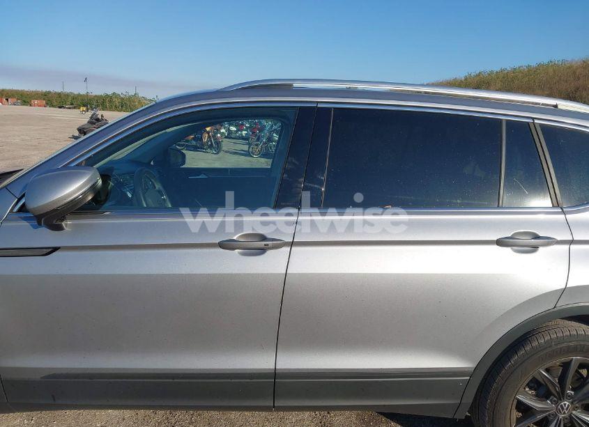 Photo 14 of 2023 Volkswagen Tiguan 2.0T SE (VIN 3VVNB7AXXPM079707)