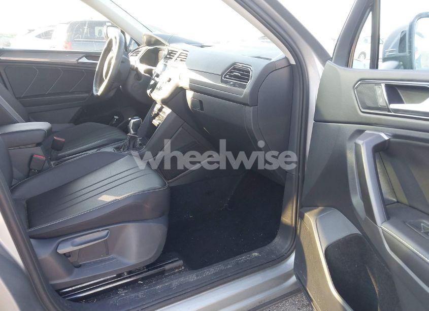 Photo 5 of 2023 Volkswagen Tiguan 2.0T SE (VIN 3VVNB7AXXPM079707)