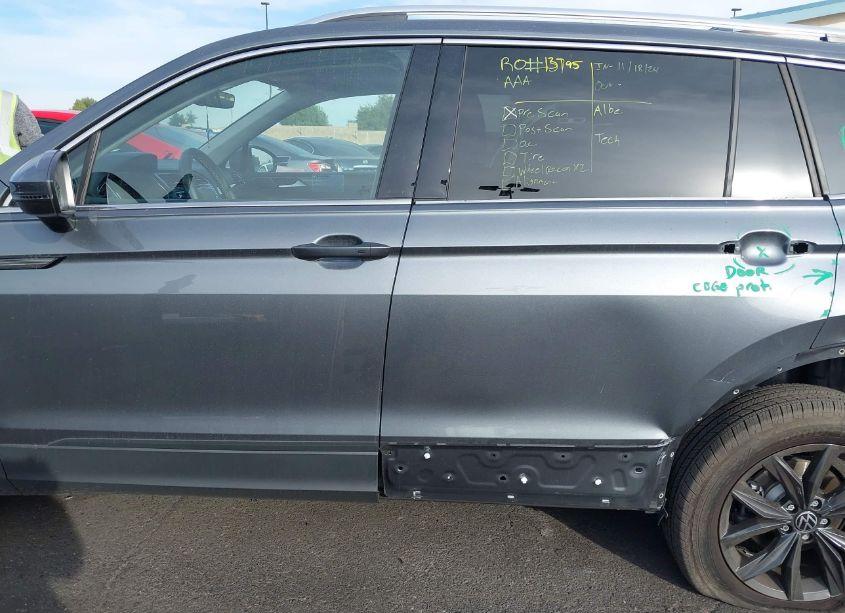 Photo 15 of 2024 Volkswagen Tiguan 2.0T SE/WOLFSBURG EDITION (VIN 3VVNB7AXXRM121134)