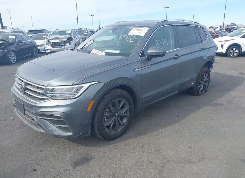 Photo 2 of 2024 Volkswagen Tiguan 2.0T SE/WOLFSBURG EDITION (VIN 3VVNB7AXXRM121134)
