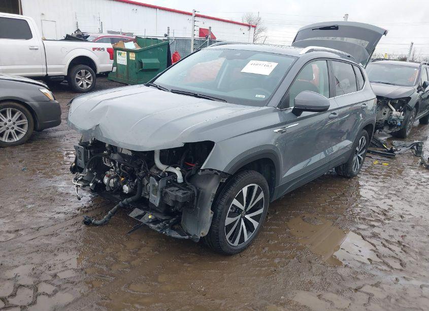 Photo 2 of 2023 Volkswagen Taos 1.5T SE (VIN 3VVNX7B21PM307386)