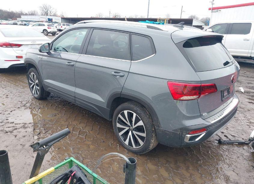 Photo 3 of 2023 Volkswagen Taos 1.5T SE (VIN 3VVNX7B21PM307386)